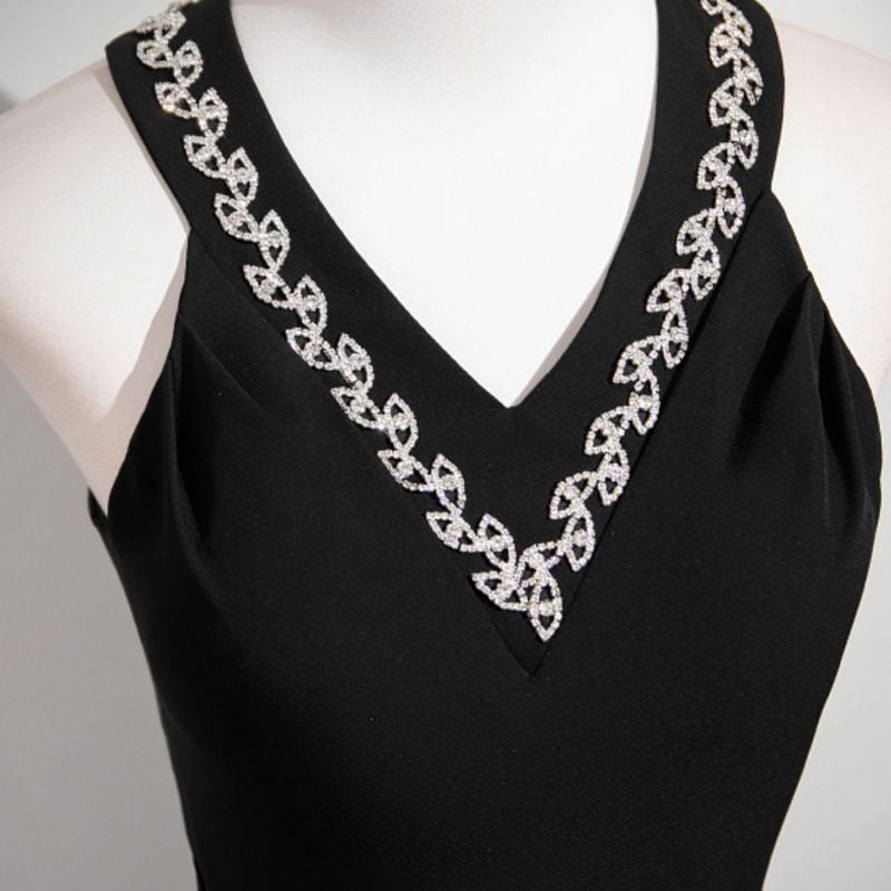 Vネックビジューデザインドレス D1712 – DRESSWOW（ドレスワオ）